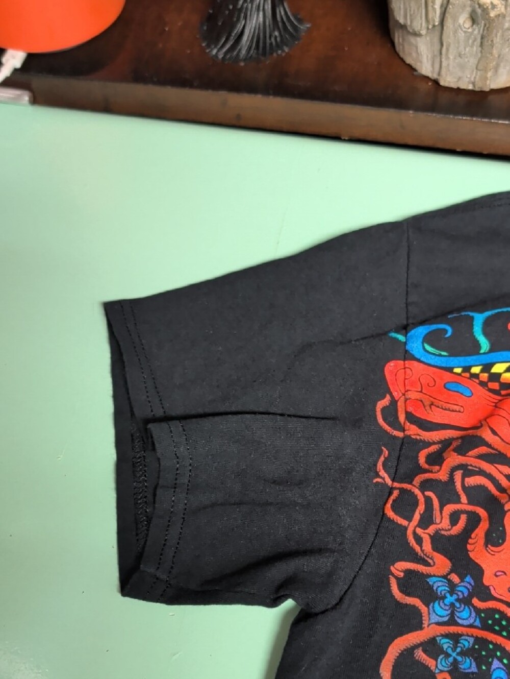 Men's Black Graphic T-Shirt with Multicolor Psychedelic Lion - Picture 4 of 7